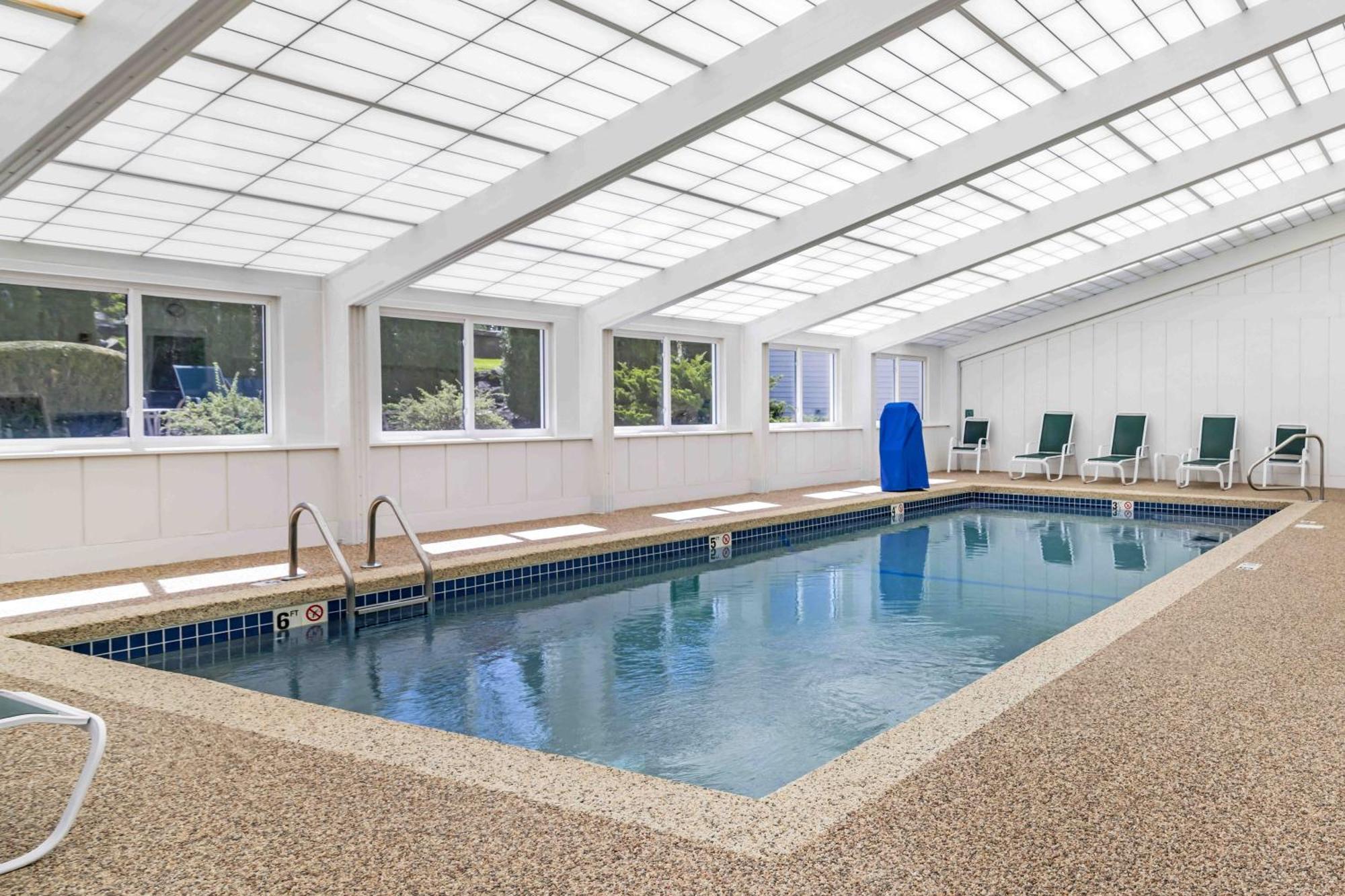 אוגונקוויט Juniper Hill Inn מראה חיצוני תמונה